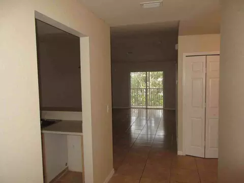 1328 SE 8th Ave, Cape Coral, FL 33990