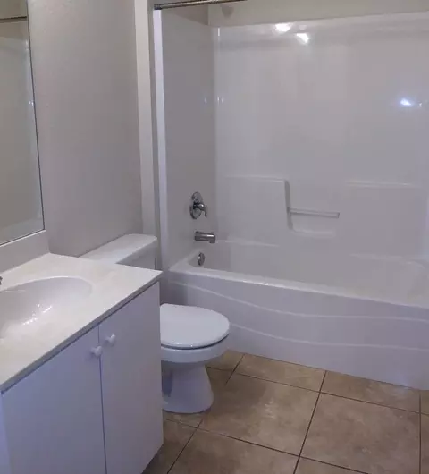 1328 SE 8th Ave, Cape Coral, FL 33990