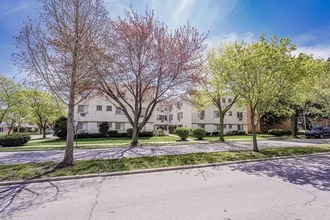 4630- 4611 Davis St, Skokie, IL 60076 photo 6