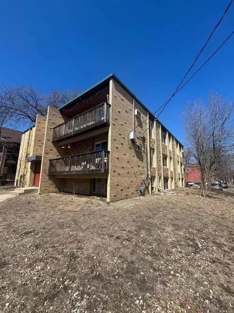 1327 7th St SE, Minneapolis, MN 55414
