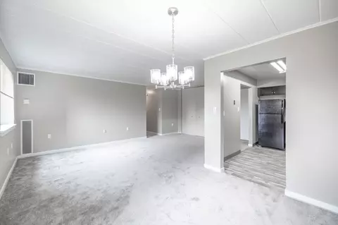 460 Washington Rd, Mt Lebanon, PA 15228