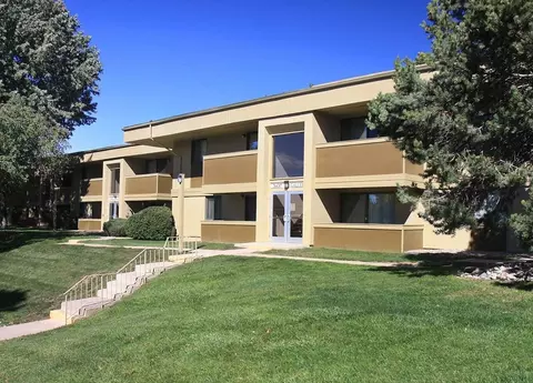 913 N Chelton Rd, Colorado Springs, CO 80909