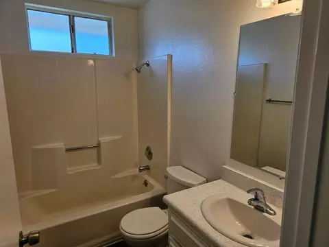 7892 1st St, Stanton, CA 90680 photo 8