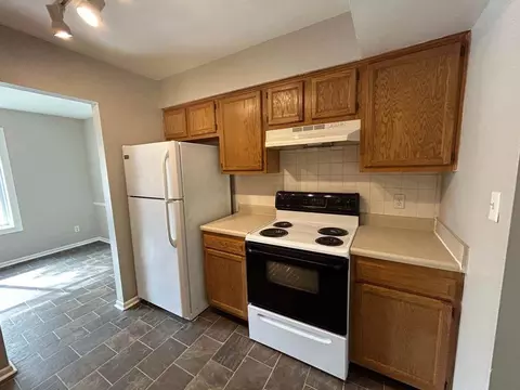220 E Hoover Dr, Fort Wayne, IN 46816