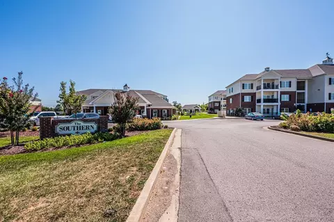 442 Bourbon St, Bowling Green, KY 42104