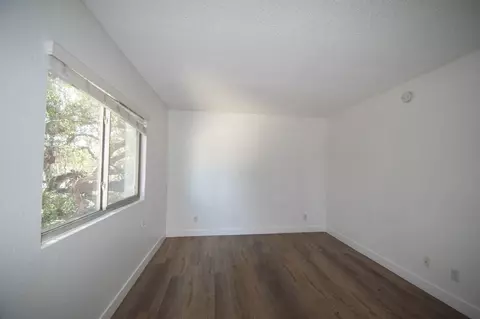 25052 Walnut St, Newhall, CA 91321 photo 12