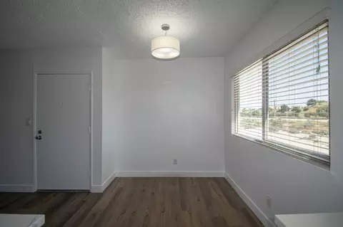 25052 Walnut St, Newhall, CA 91321 photo 7