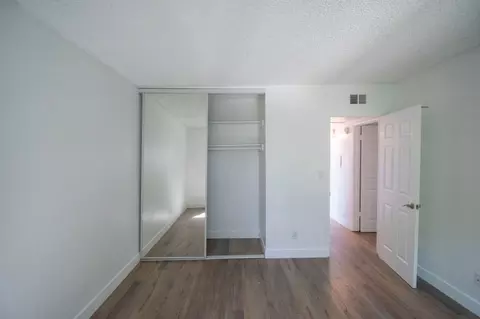 25052 Walnut St, Newhall, CA 91321 photo 9