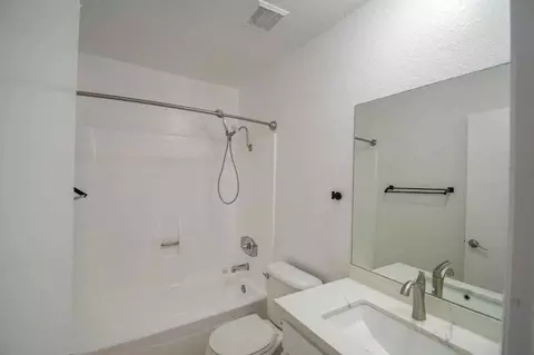 25052 Walnut St, Newhall, CA 91321 photo 10