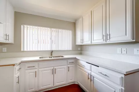 227 S Carondelet St, Los Angeles, CA 90057