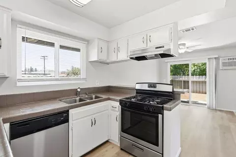 16002 Pasadena Ave, Tustin, CA 92780