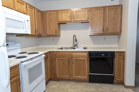 115 East Ave, Mahtomedi, MN 55115