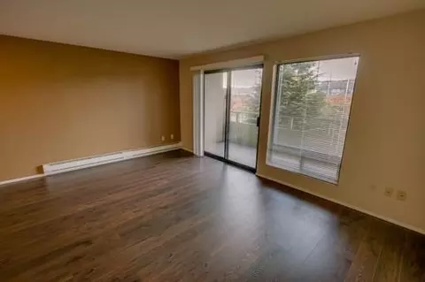 2820 15th Ave W, Seattle, WA 98119