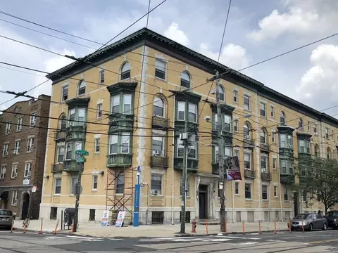 516 S 42nd St, Philadelphia, PA 19104
