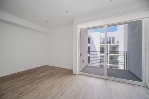 5525 Case Ave, Los Angeles, CA 91601