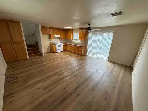 222 202 212 222 West J St, Los Banos, CA 93635