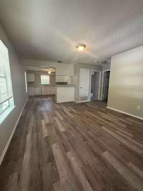 103 Smith Ln, San Marcos, TX 78666