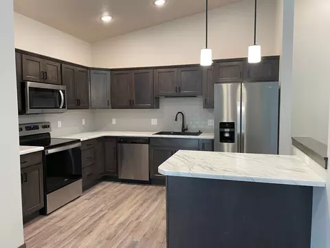 2410 E Copalis Pl, Sioux Falls, SD 57108 photo 2