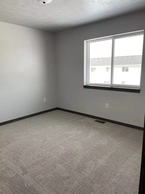 2410 E Copalis Pl, Sioux Falls, SD 57108 photo 13
