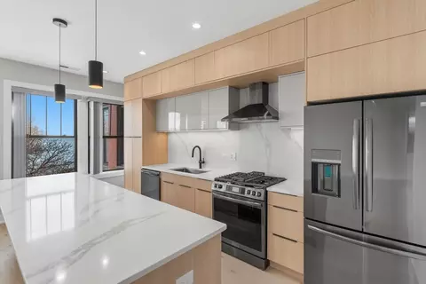 7516 18 N Eastlake Ter, Chicago, IL 60626