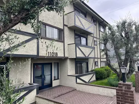 11018 Moorpark St, Los Angeles, CA 91602