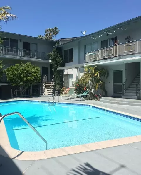3711 Mentone Ave, Los Angeles, CA 90034