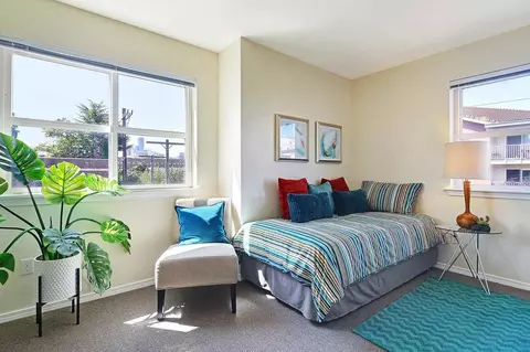306 Summit Ave E, Seattle, WA 98102