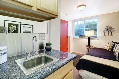 306 Summit Ave E, Seattle, WA 98102 photo 14