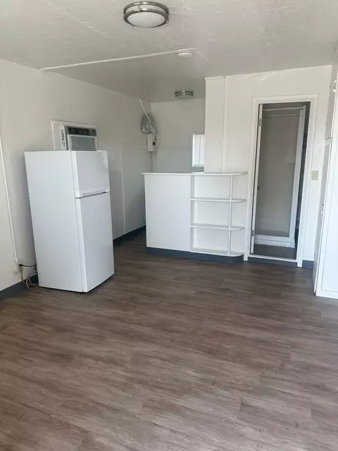 2128 W Broadway Ave, Moses Lake, WA 98837