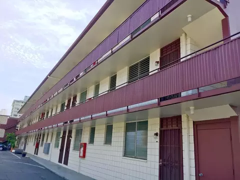 2717 S King St, Honolulu, HI 96826
