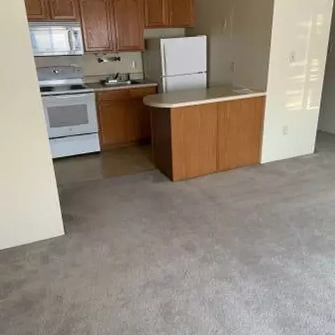 614 Knoll Dr, Norwalk, IA 50211