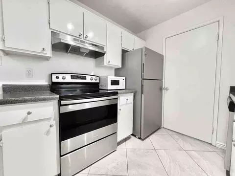16818 N 56th St, Scottsdale, AZ 85254