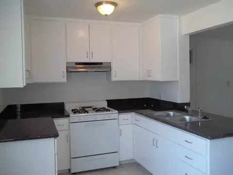 1846 Placentia Ave, Costa Mesa, CA 92627 photo 3