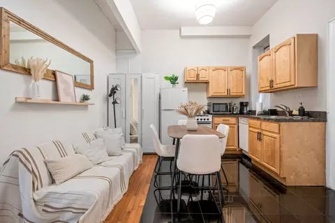 440 W 45th St, New York, NY 10036