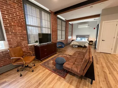 252 Willow St, Manchester, NH 03103