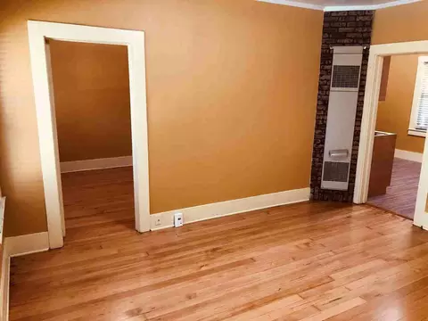 136 NW Florida Ave, Bend, OR 97701 photo 2