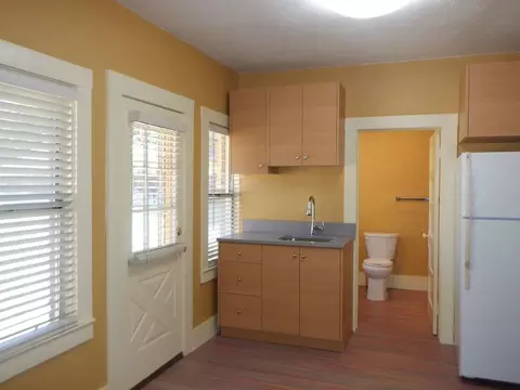 136 NW Florida Ave, Bend, OR 97701 photo 3
