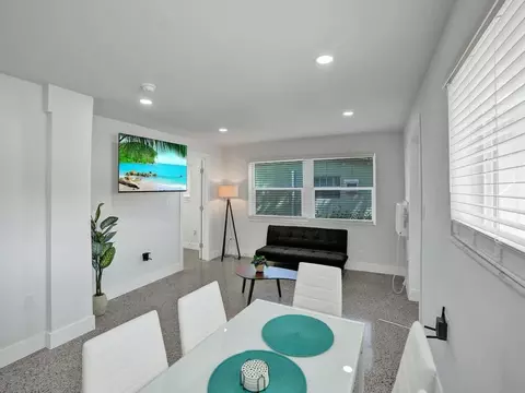 906 N Riverside Dr, Pompano Beach, FL 33062