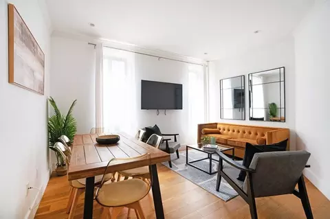 E 69th St, New York, NY 10021