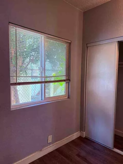 1033 Hoffman Ave, Long Beach, CA 90813