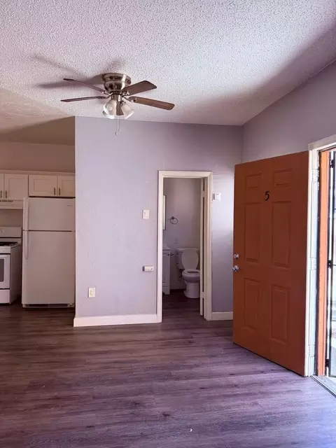 1033 Hoffman Ave, Long Beach, CA 90813