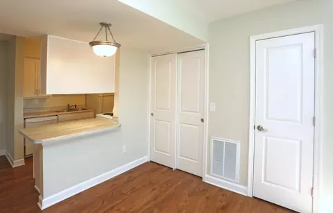 500 W Main St, Jamestown, NC 27282