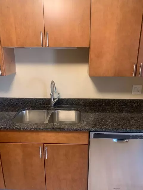 535 South 37th Street, Omaha, NE 68105 photo 2