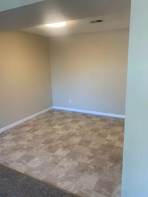 535 South 37th Street, Omaha, NE 68105 photo 10