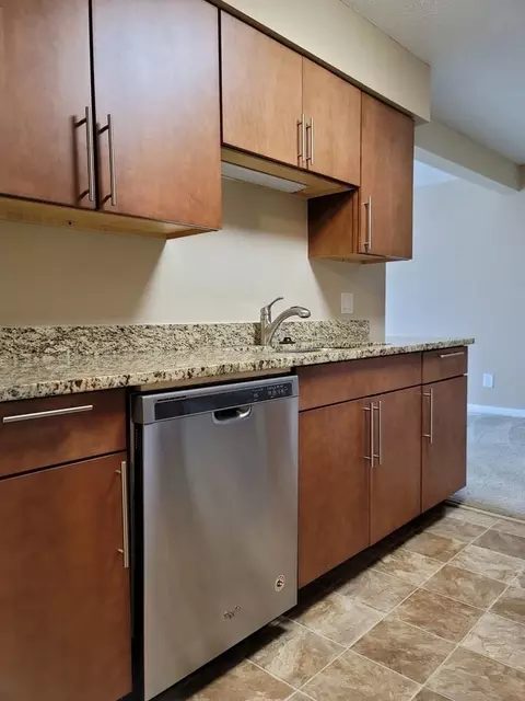 535 South 37th Street, Omaha, NE 68105 photo 16
