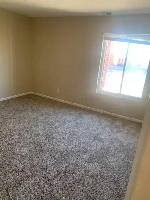 535 South 37th Street, Omaha, NE 68105 photo 8