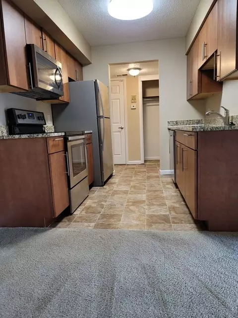 535 South 37th Street, Omaha, NE 68105 photo 17