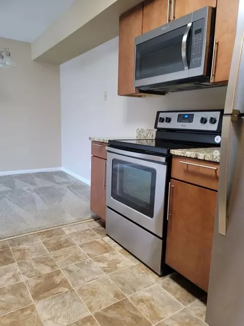 535 South 37th Street, Omaha, NE 68105 photo 13