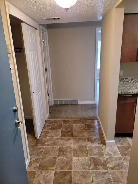 535 South 37th Street, Omaha, NE 68105 photo 15