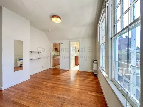 2710 Haste St, Berkeley, CA 94704